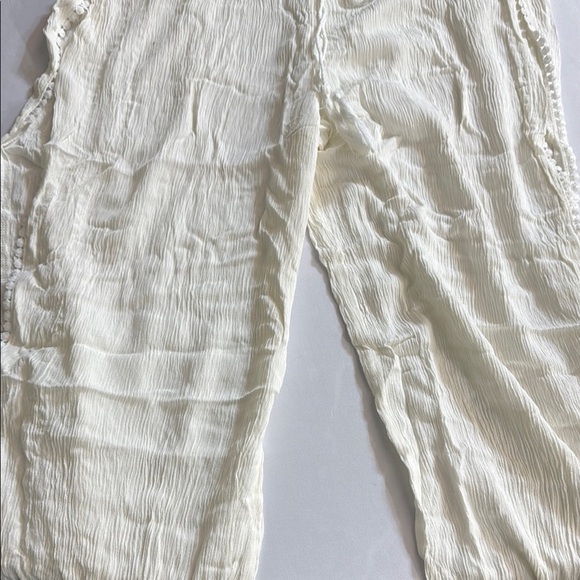 Chic White Wide Leg Pants with Side Slits - Picture 4 of 6